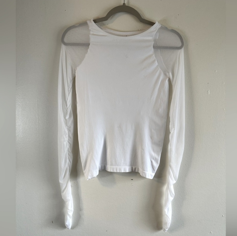 Free People White Sheer Gathered Sleeve Top- EUC- Sz Med/Lg